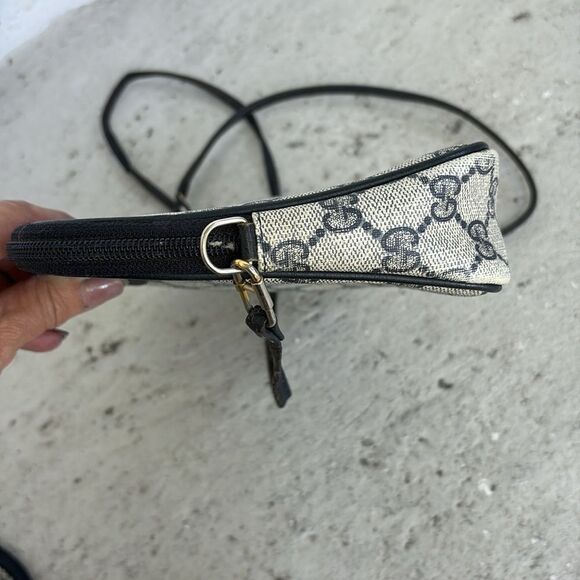 Vintage Gucci, micro GG Crossbody - Picture 8 of 12